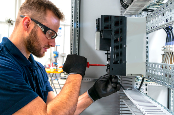 Elektronikus és mechanikai karbantartót keresünk Bécs mellé